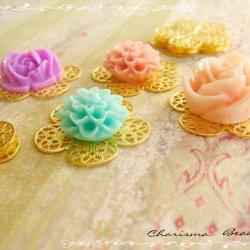 12 Brass Vintage Filigree Caps - Connectors Flower, 26mm, Hole: 1mm