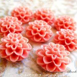 12 Resin Chrysanthemum Flower Cabochons Accessory 15x8mm