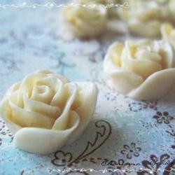 6 Resin Roses Cabochons Flower Accessory 22x22x12mm