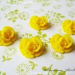 6 Resin Roses Cabochons Flo..
